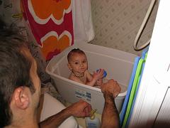 Premier bain de Noémie dans le motorisé